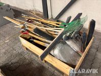 Skyfflar, Sopkvastar, Skrapor & Räffsor & Pall med tejp