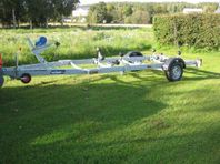Variant Ocean 1350 kg Broms Båtsläp/Flyttbar Axel 80 km