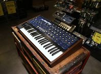 Korg Mono/Poly med Tubbutec Midi hos Musikbörsen i Göteborg