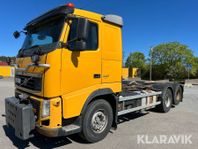 Lastbil Volvo FH 440 med laxå