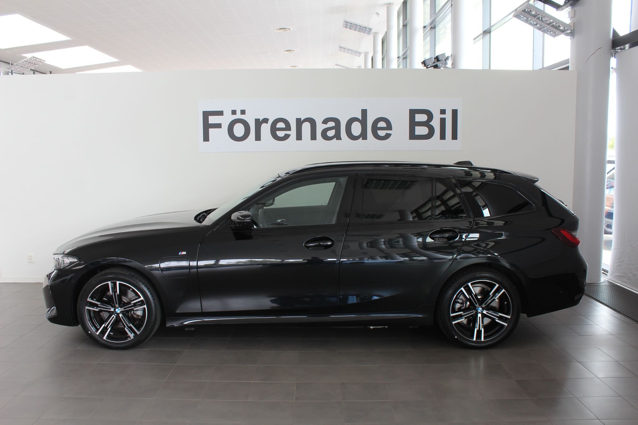 BMW 330e Touring Steptronic, 292hk, 2025