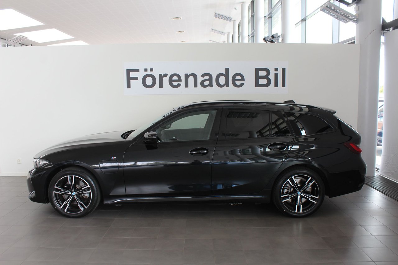 BMW 330e Touring Steptronic, 292hk, 2025