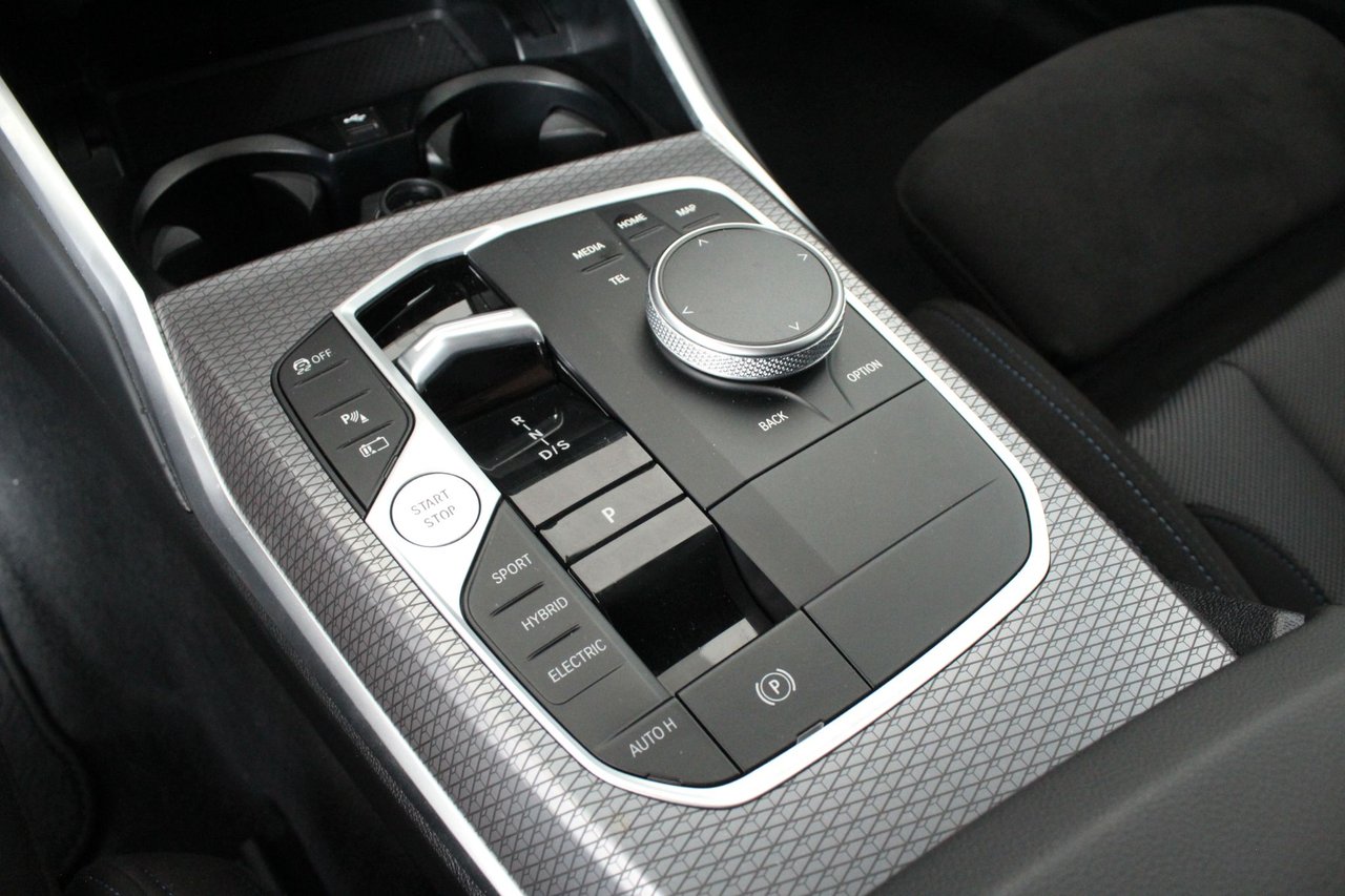 BMW 330e Touring Steptronic, 292hk, 2025