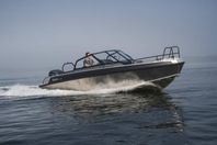 Buster Magnum 2025 med Yamaha F250 XSB Black Edition