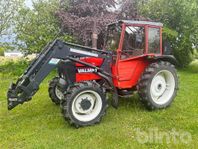 Traktor VALMET 405-4 Lastare & 2 redskap - 1976 timmar