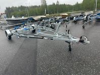 Tikitreiler 1800 BT Bromsad 80 km båttrailer