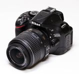 Nikon D5200 + 18-105 VR