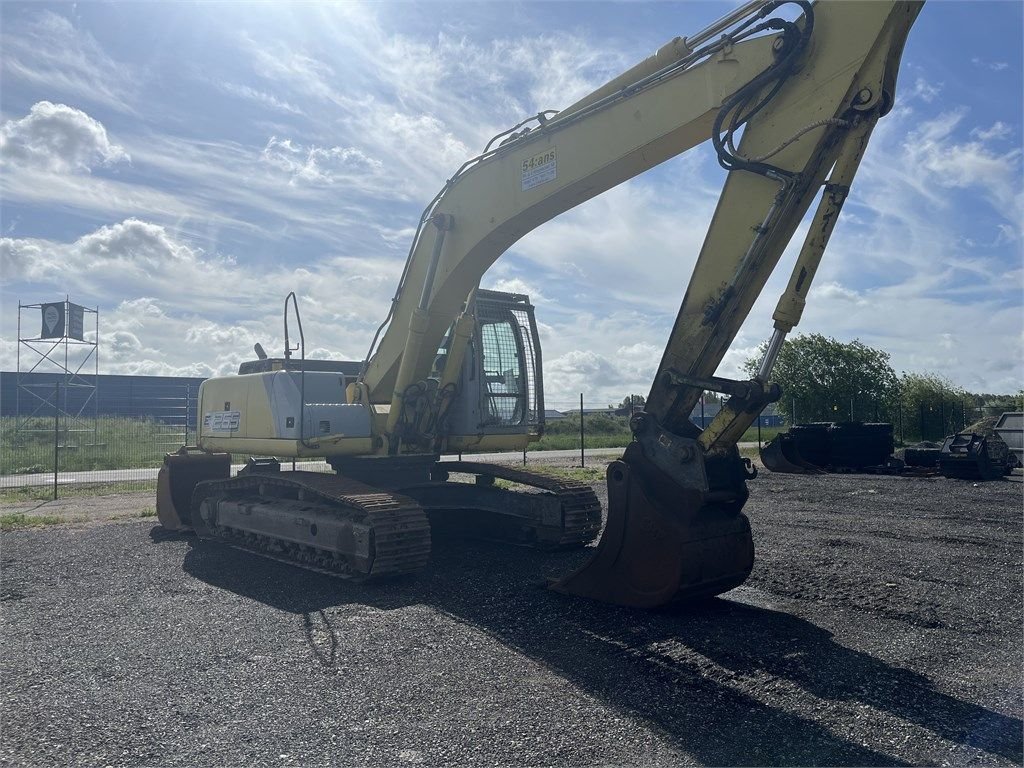 New Holland E 265 B