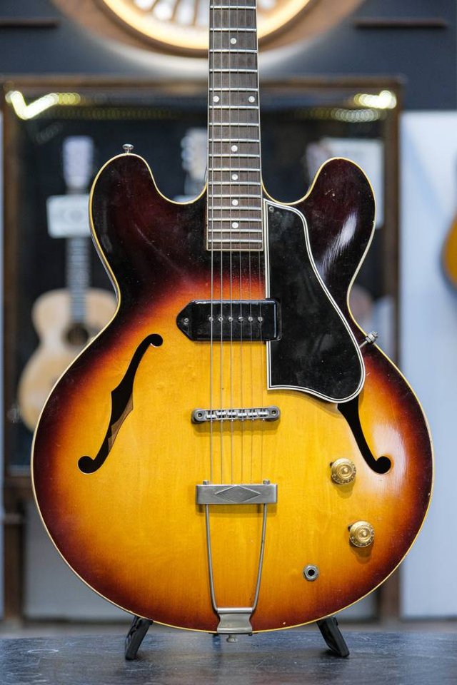 1959 Gibson ES-330T sunburst