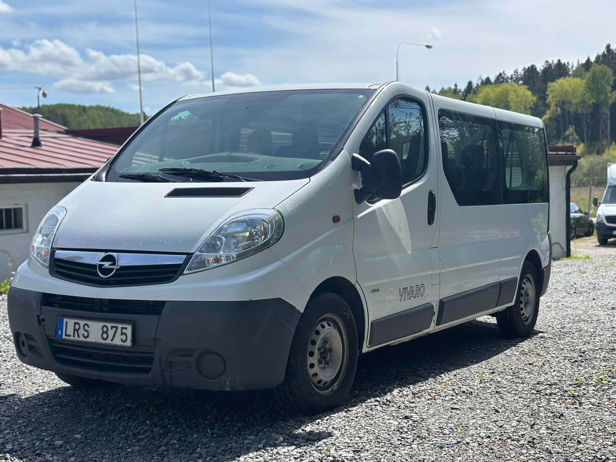Opel Vivaro Combi 2.9t 2.0 CDTI Manual, 114hp, 2012