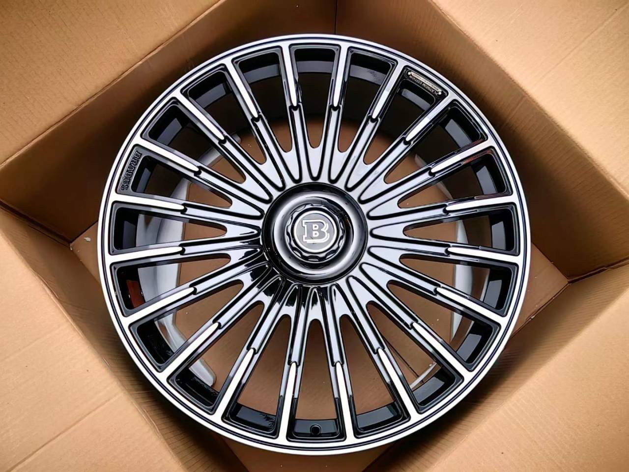 23" smidda fälgar JLWHEELS ti...