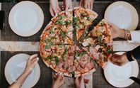 Välkänd pizzeria med centralt läge i skånsk ort