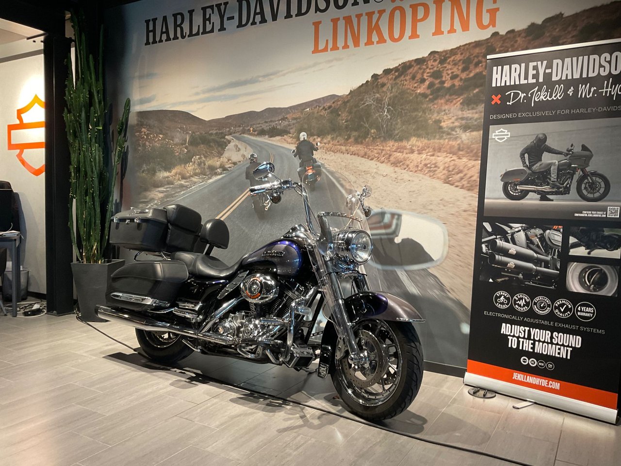 Harley-Davidson CVO Road King...