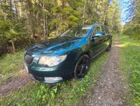 Skoda Superb 2,0 TDI Elegance -REA- *Drag/Bra utr/SOV*
