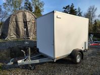 Niewiadow F1326HD Skåpsläp | 1300 kg