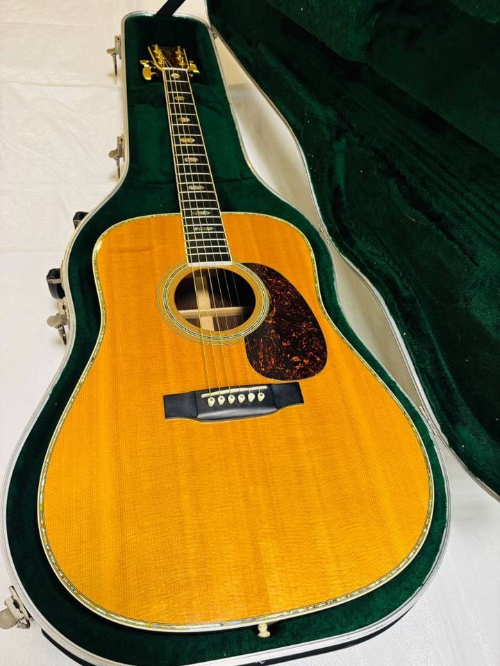 Martin D-41 2000