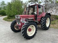 Traktor INTERNATIONAL 1056 AXL