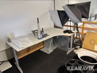 Skrivbord samt studiobelysning & bakgrundsd
