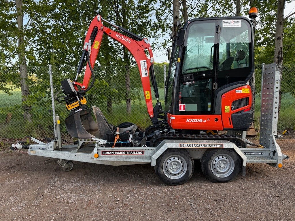 Säljes: Grävmaskin 2 Ton, Kub...