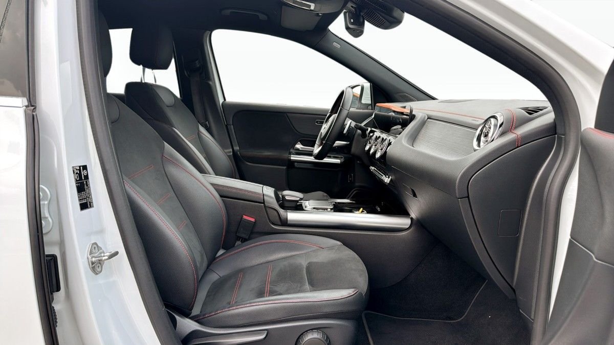 Mercedes-Benz EQA 300 4MATIC, 228hk, 2022