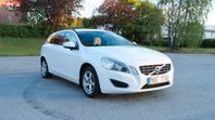 Volvo V60 D3 Momentum 163HK M-VÄRM BLIS P-SENS DRAG NYSERV