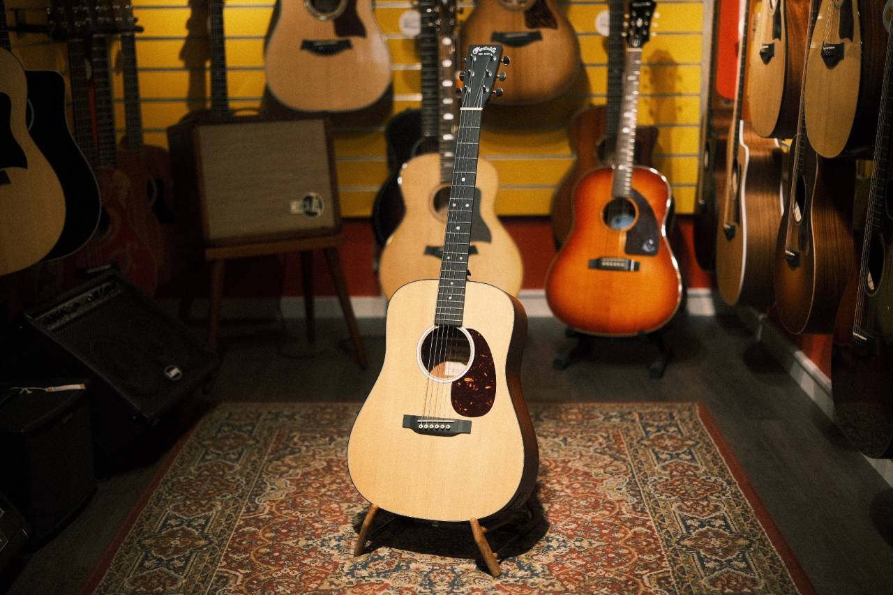 Beg. Martin JR-10E Dreadnough...