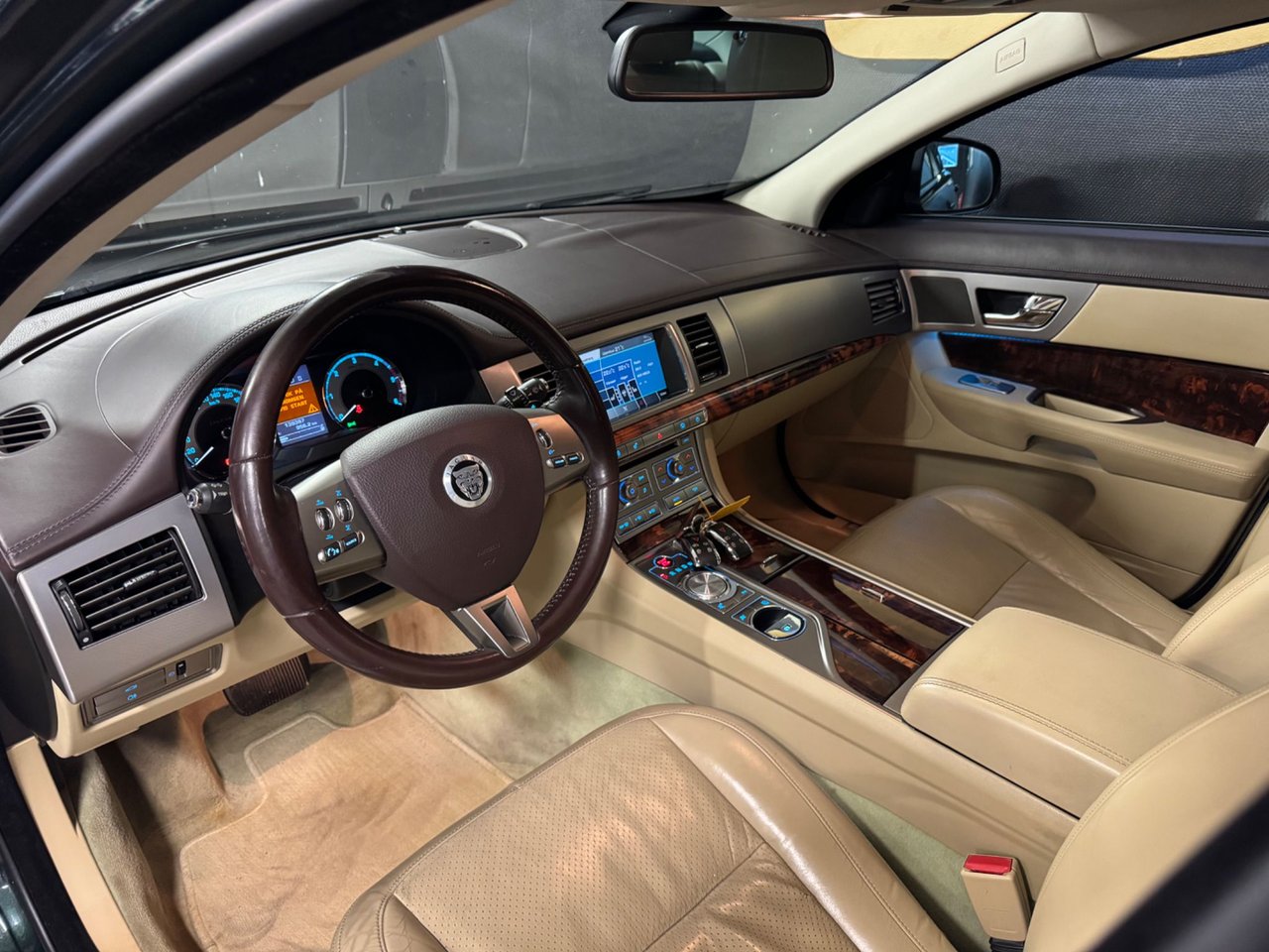 Jaguar XF 3.0 V6  Automatisk, 275hk, 2010