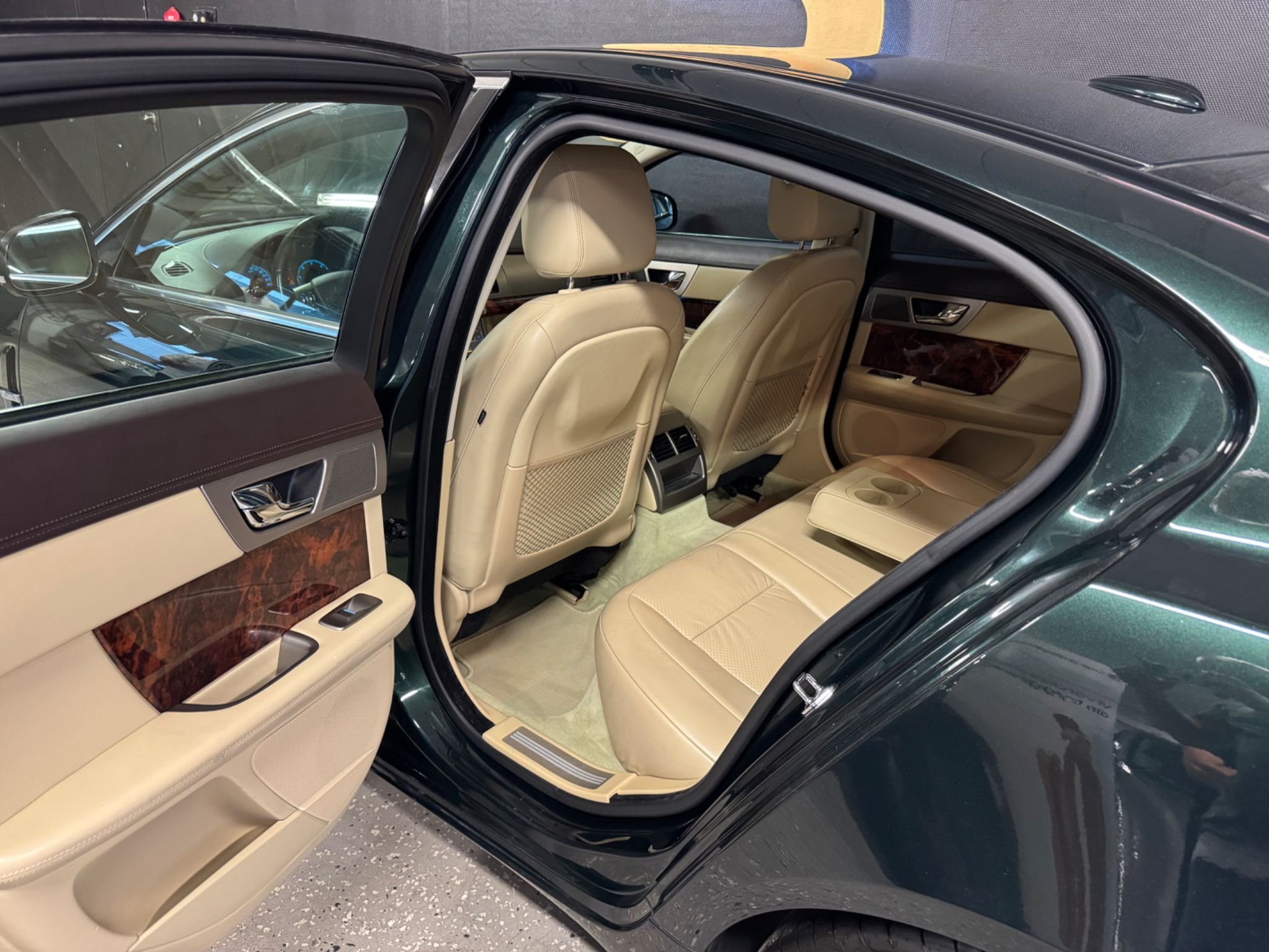 Jaguar XF 3.0 V6  Automatisk, 275hk, 2010