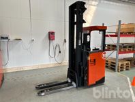 Sittstaplare BT SRE160L