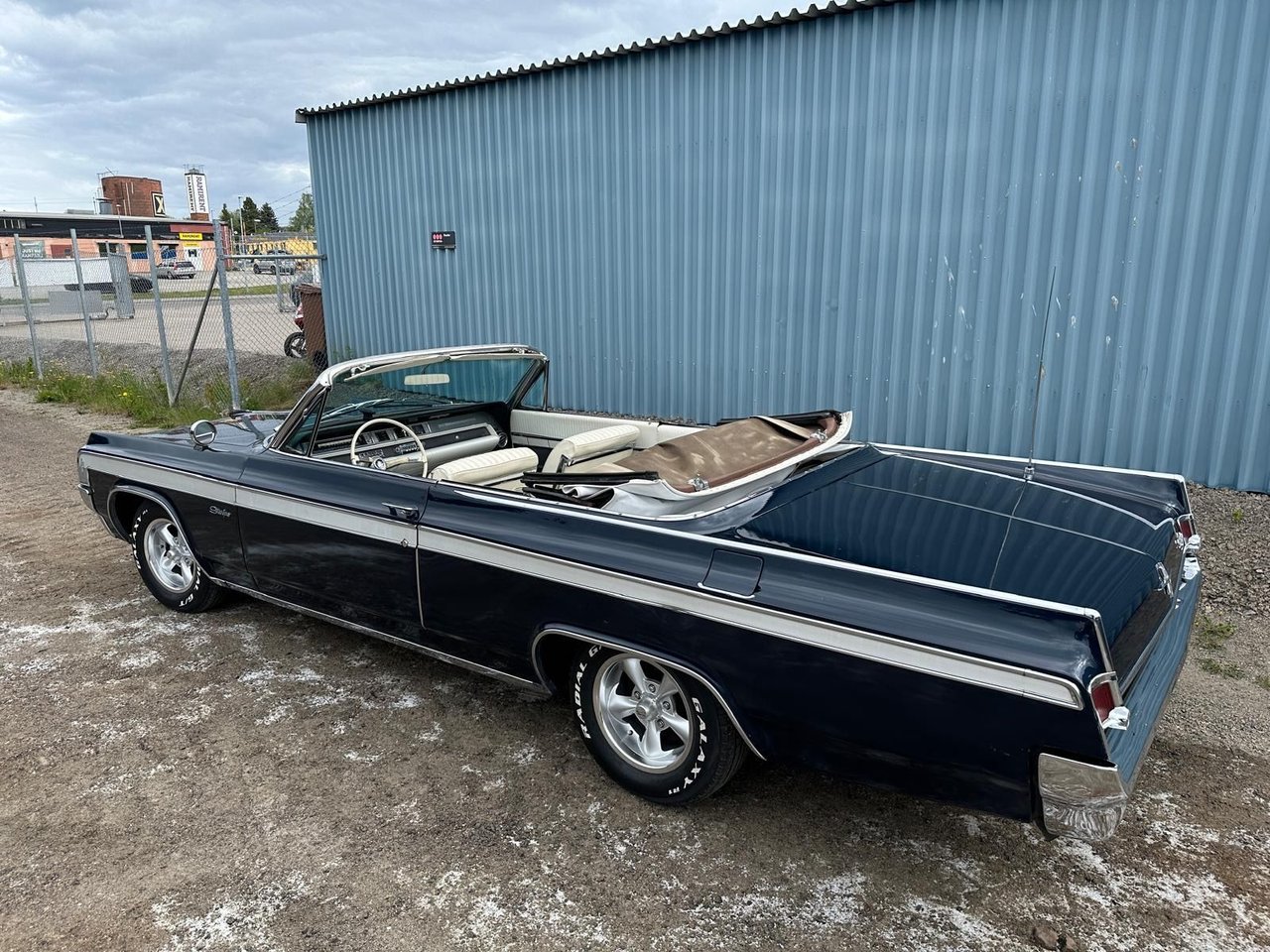 Oldsmobile Starfire Cabriolet...