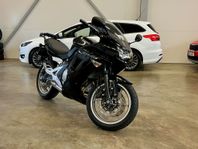 Kawasaki ER-6f ABS ”Nyskick” endast 180 mil 72hk
