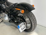 Harley-Davidson Softtail Standard Vance & Hines 87hk lågamil