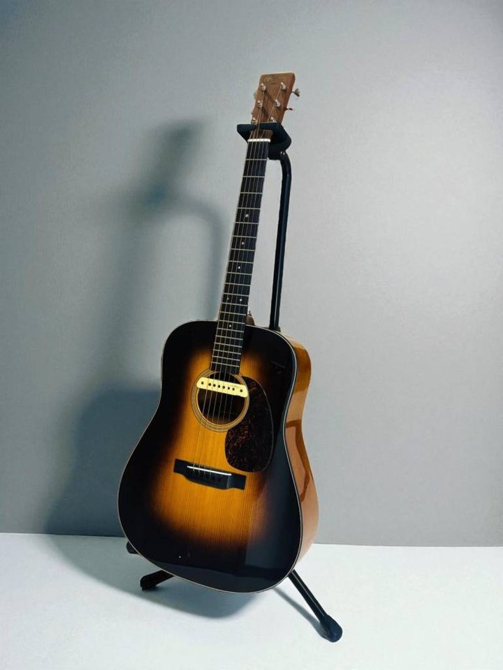 Martin D-18GE Golden Era 2004