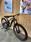 2st Trek Fuel EXe 9.8 GX AXS stl. Medium & Large