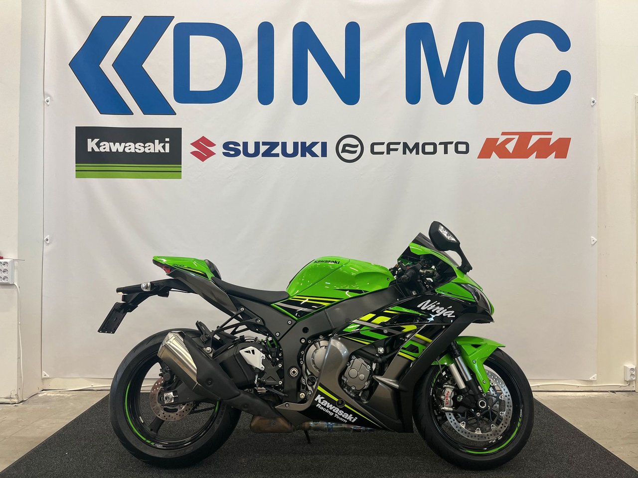 Kawasaki Ninja ZX-10R "Nyserv...