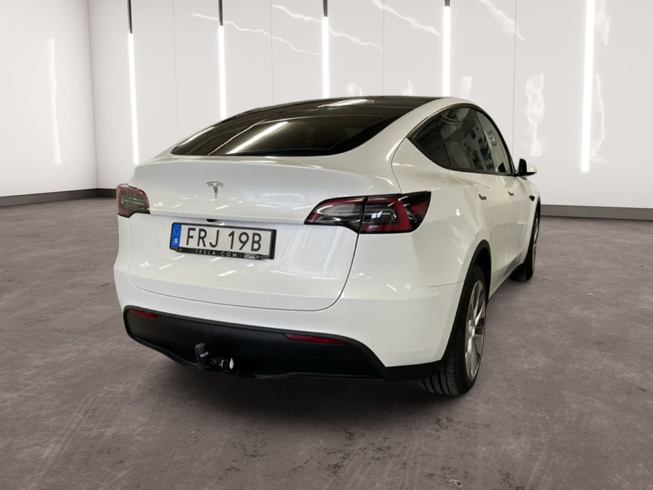 Tesla Model Y Standard Range RWD, 299hk, 2024