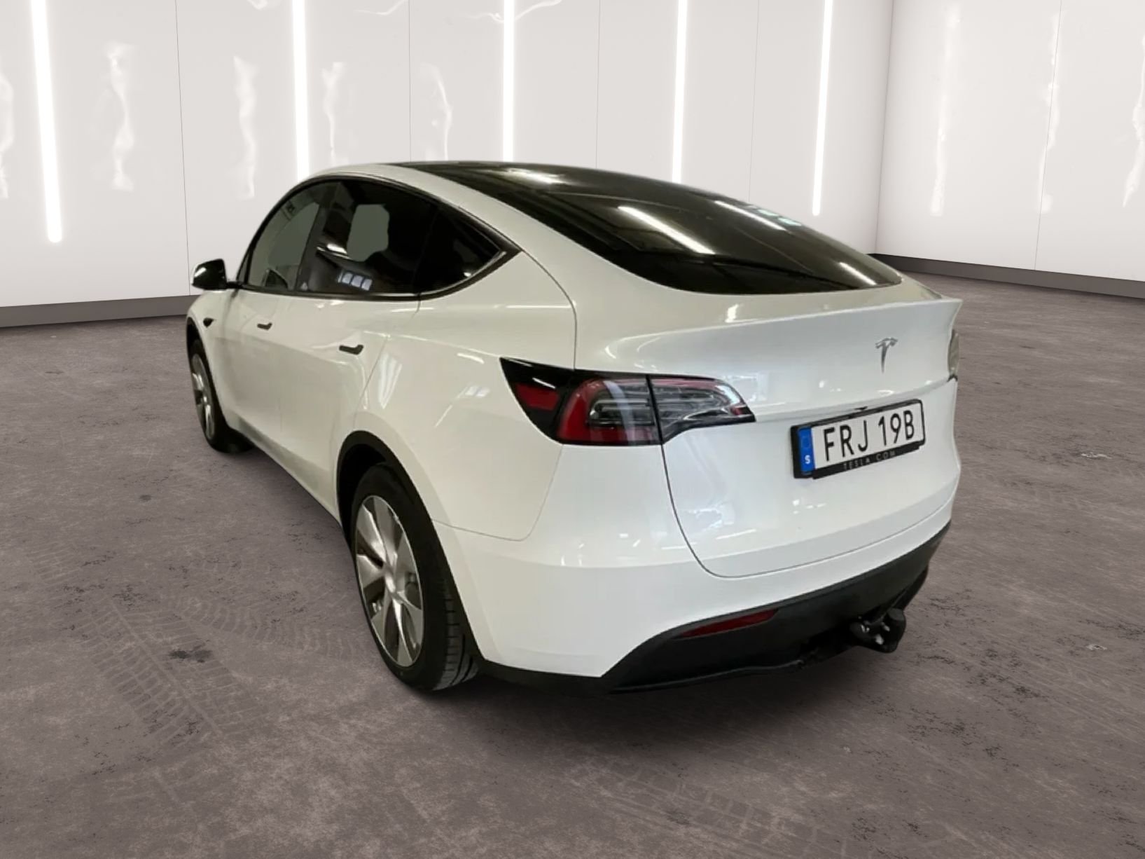Tesla Model Y Standard Range RWD, 299hk, 2024