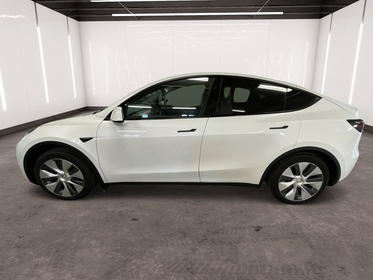 Tesla Model Y Standard Range RWD, 299hk, 2024