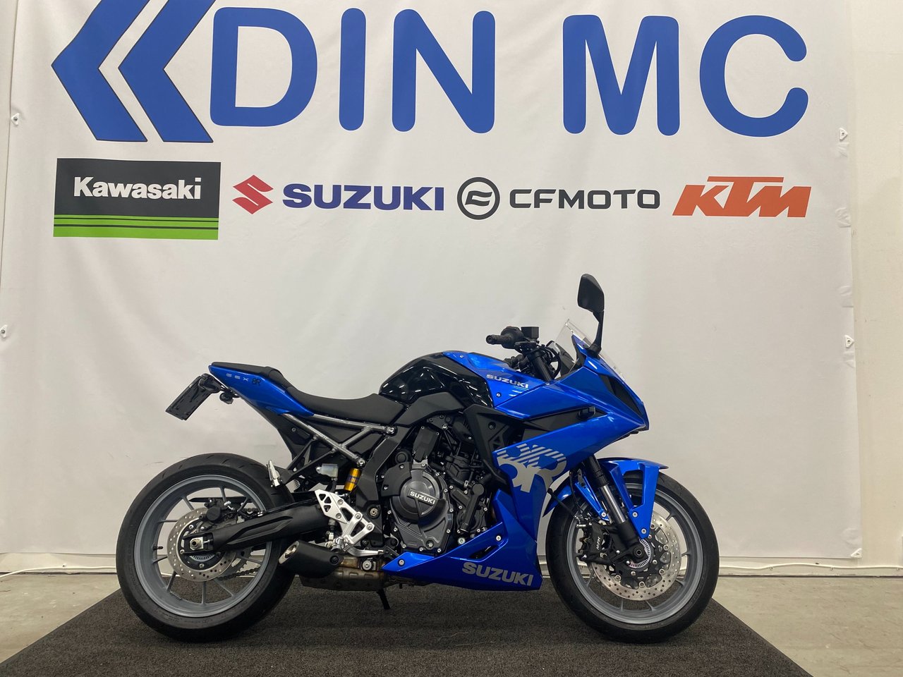 Suzuki GSX-8R "Öhlins Edition"