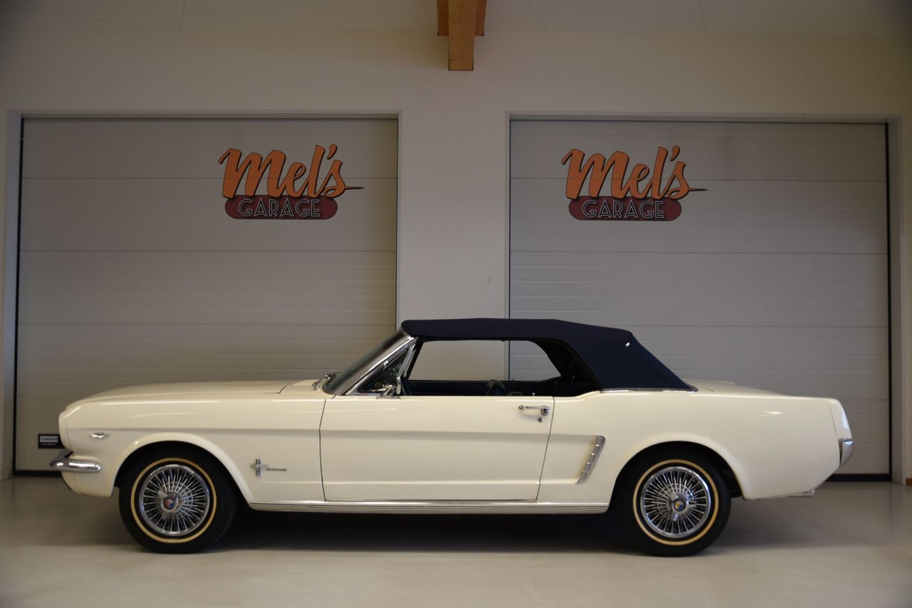 Ford Mustang Cabriolet V8 289...
