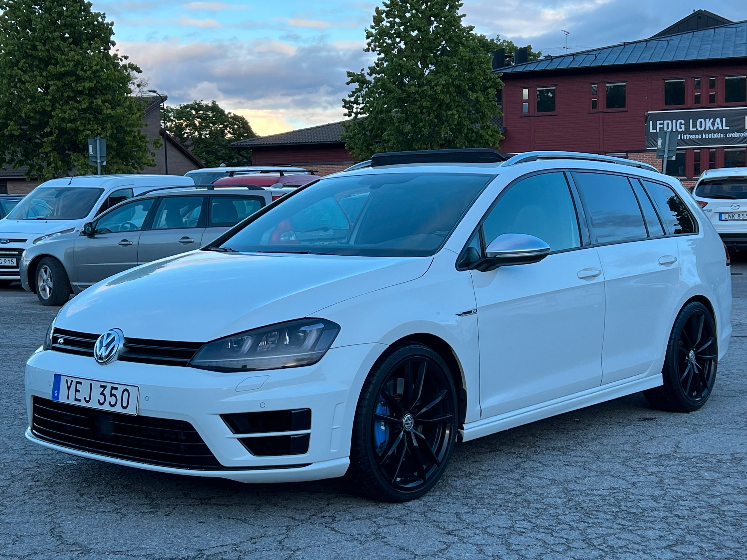 Volkswagen Golf Sportscombi R 2.0 TSI BMT 4Motion DSG Sekventiell, 300hk, 2017