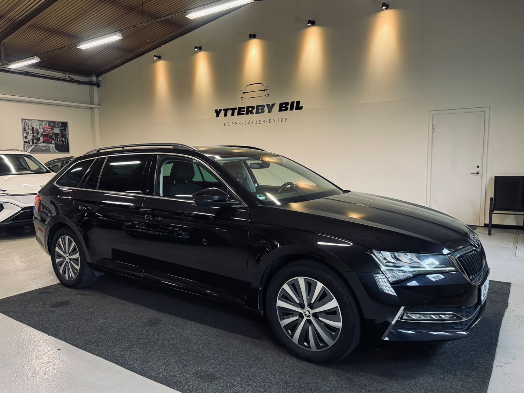 Škoda Superb iV Combi 1.4 TSI iV DSG Sequential, 218hp, 2021