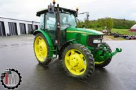 TRAKTOR JOHN DEERE 5820