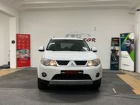 Mitsubishi Outlander 2.4 4WD CVT *7-sits*Drag*