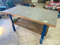 Arbetsbänk Från nerlagd bilverkstad & Arbetsbänk 1500x800mm