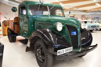 Volvo LV112 Flakbil i ett mycket fint renoverat skick.
