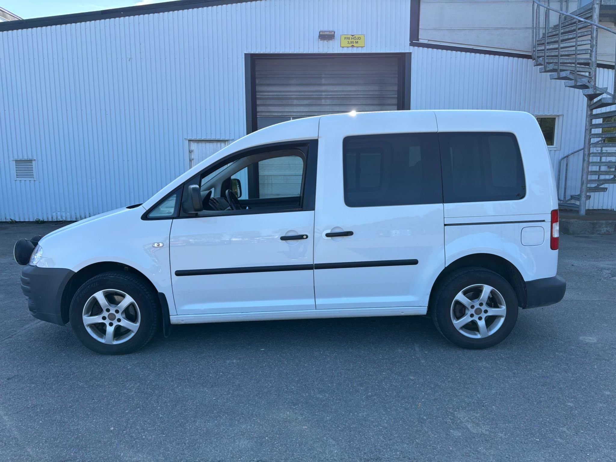 Volkswagen Caddy Panel Van 1.9 TDI DPF 8v DSG Sequential, 6-trins, 105ps, 2010