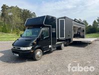 Mobilscen, Dragbil och släp Iveco Daily 35C13  (95963)