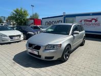 Volvo V50 2.0 D Kinetic NYSERVAD BESIKTAD S+V-hjul D-värmare