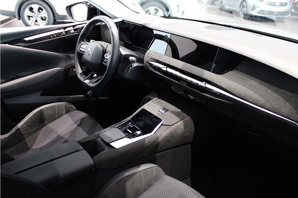 DS 4 E-Tense EAT, 225hp, 2022